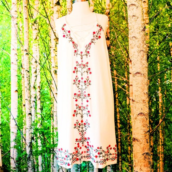 Willow & Clay Dresses & Skirts - Willow & Clay Embroidered White Lace Up Sundress - Folklore / Folk Art Inspired